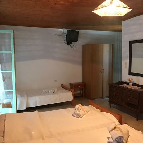 Imagen de la habitación del Hotel Angela Pension. Foto 7