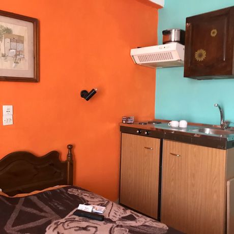 Imagen de la habitación del Hotel Angela Pension. Foto 9