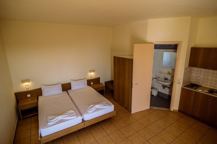 Imagen de la habitación del Hotel Angela Studios. Foto 19