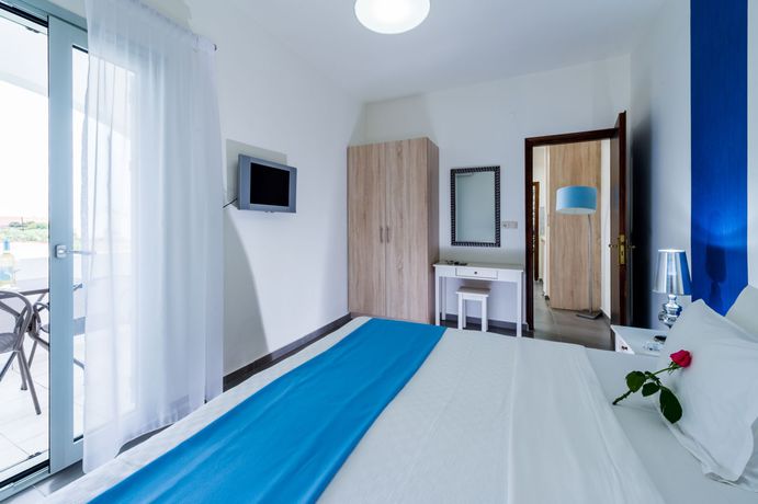 Imagen de la habitación del Hotel Angela Suites. Foto 5