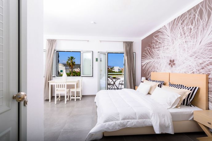 Imagen de la habitación del Hotel Angela Suites. Foto 6