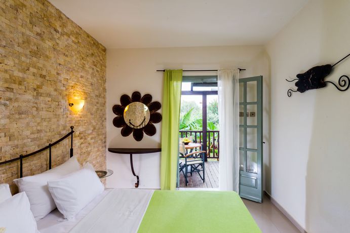 Imagen de la habitación del Hotel Angela Suites. Foto 7