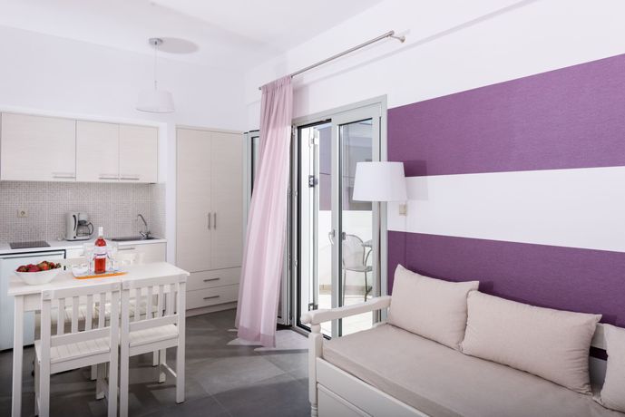 Imagen de la habitación del Hotel Angela Suites. Foto 11