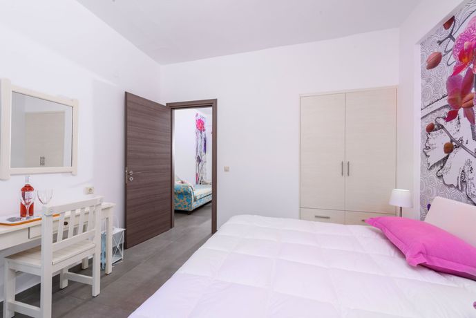 Imagen de la habitación del Hotel Angela Suites. Foto 15