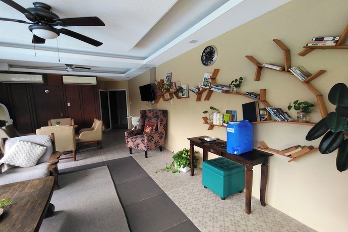 Imagen de los interiores del Hotel Angela\'s Resort and Leisure Farm Laguna. Foto 12