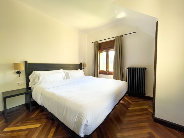 Imagen de la habitación del Hotel Angelats. Foto 13