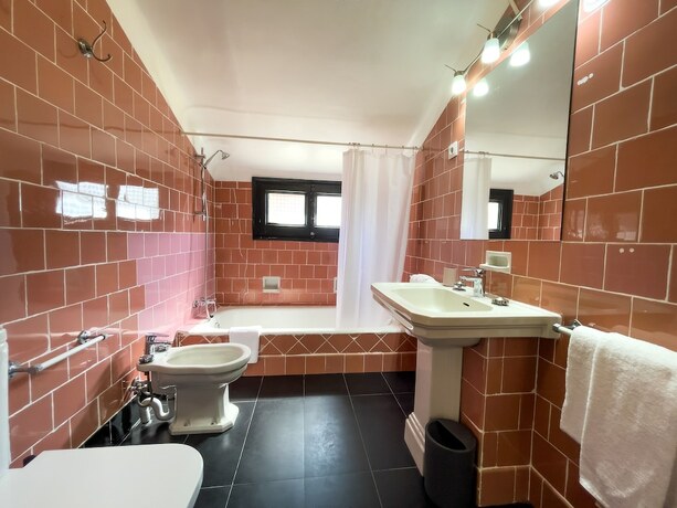 Imagen general del Hotel Angelats. Foto 11