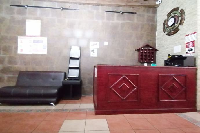 Imagen de los interiores del Hotel Angeles. Foto 19