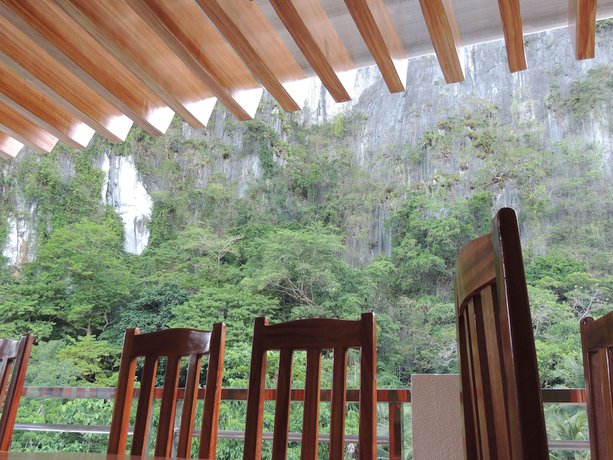 Imagen del bar/restaurante del Hotel Angelic Tourist Inn. Foto 2