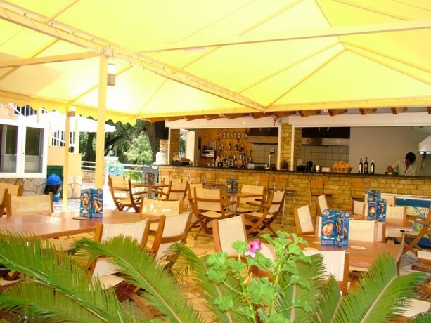 Imagen del bar/restaurante del Hotel Angelica, Agios Gordios. Foto 1