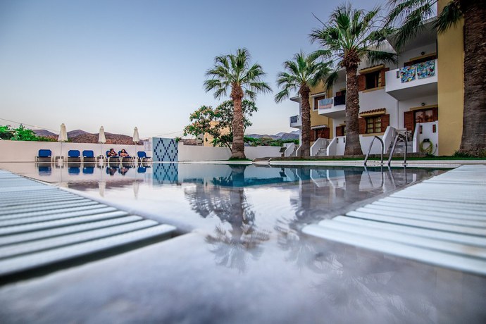Imagen de la piscina del Hotel Angelika Aparthotel. Foto 20
