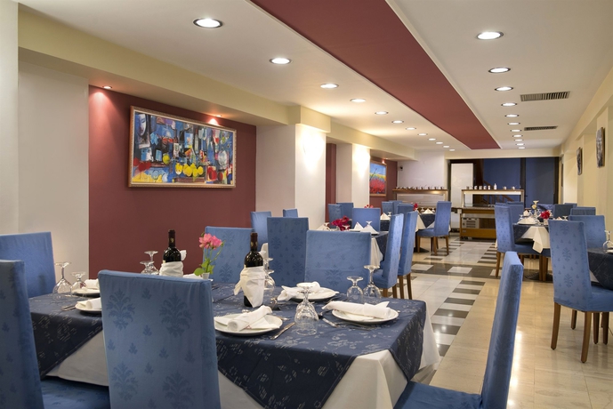 Imagen del bar/restaurante del Hotel Angelika Pallas. Foto 2