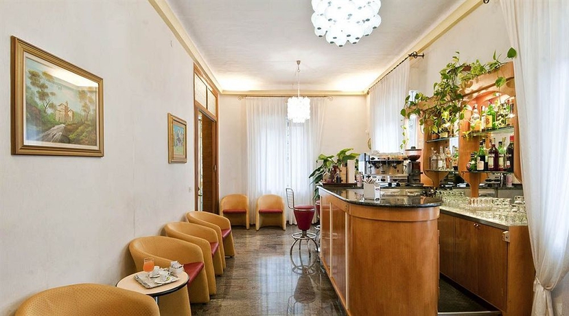 Imagen del bar/restaurante del Hotel Angelini, Viserba. Foto 3