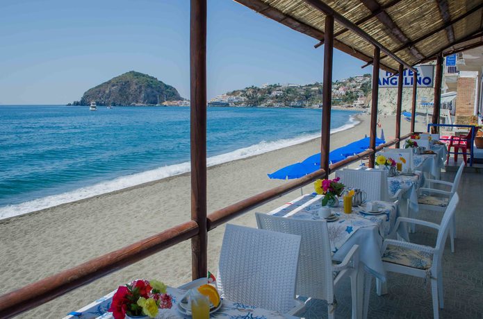Imagen del bar/restaurante del Hotel Angelino. Foto 4