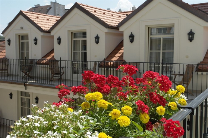 Imagen de los exteriores del Hotel Angelis. Foto 6