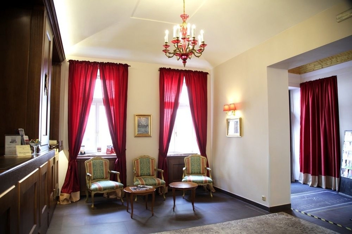 Imagen de los interiores del Hotel Angelis. Foto 12