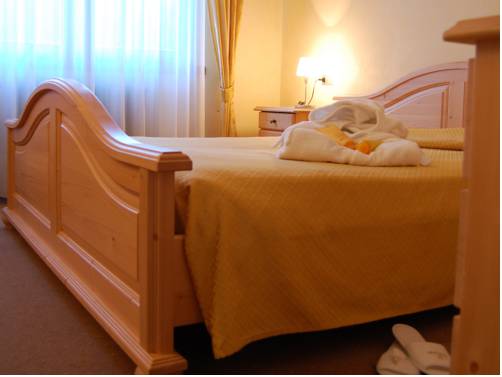 Imagen de la habitación del Hotel Angelo, San Lorenzo In Banale. Foto 8