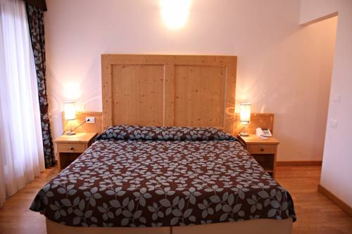 Imagen de la habitación del Hotel Angelo, San Lorenzo In Banale. Foto 12