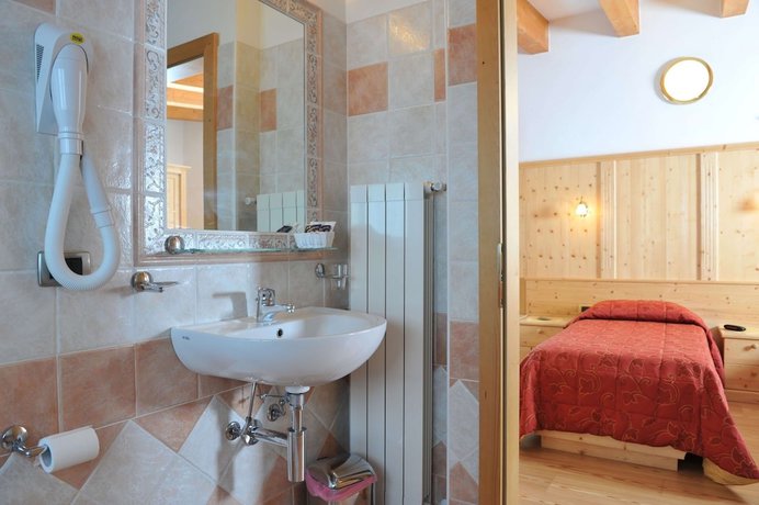 Imagen de la habitación del Hotel Angelo, Vermiglio. Foto 13