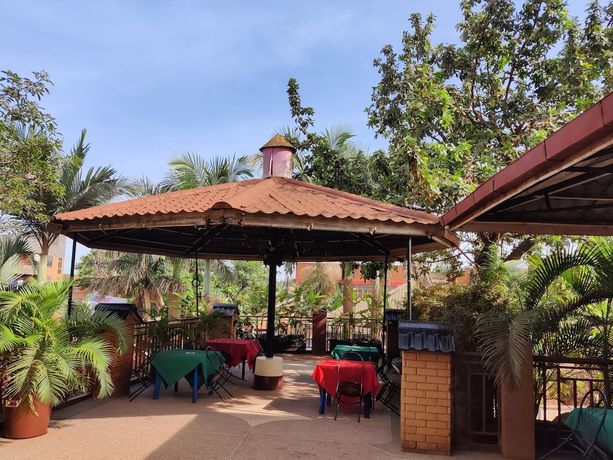 Imagen del bar/restaurante del Hotel Angel\'s Castle. Foto 5