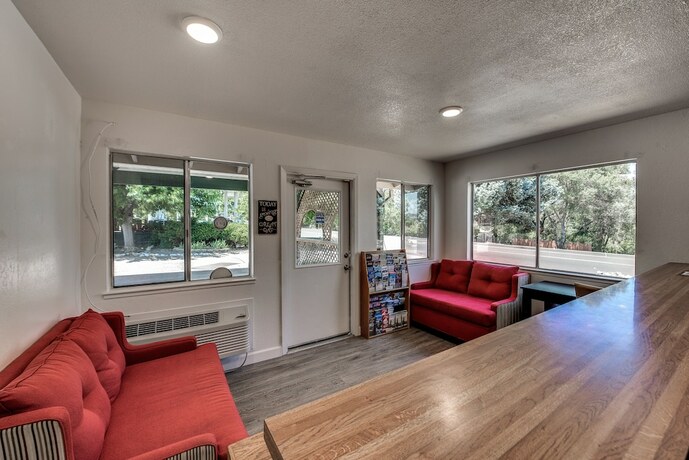 Imagen general del Hotel Angels Inn. Foto 4