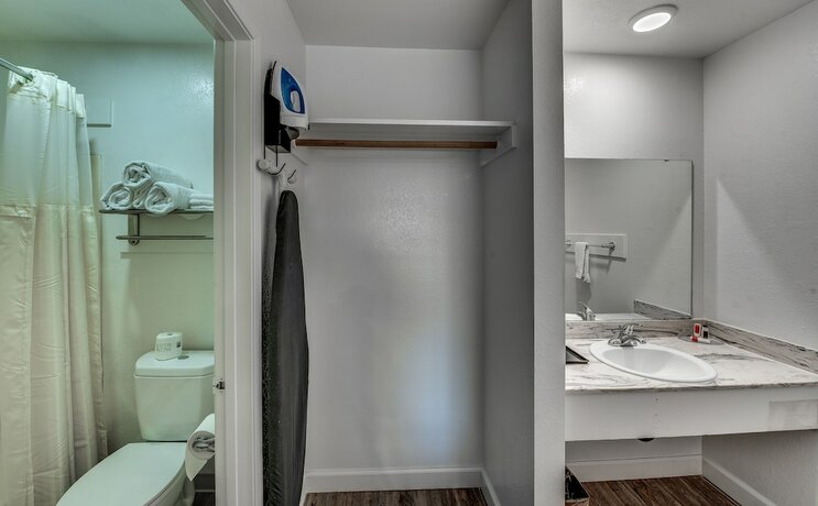 Imagen general del Hotel Angels Inn. Foto 10