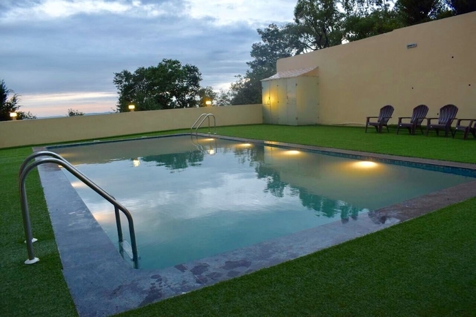 Imagen de la piscina del Hotel Angels Inn Resort. Foto 15