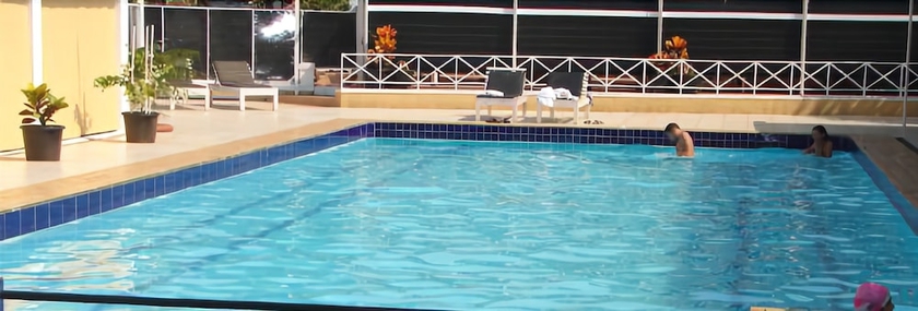 Imagen de la piscina del Hotel Angels Resort. Foto 16