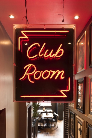 Imagen de los interiores del Hotel Angel's Share. Foto 4