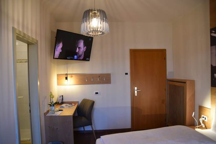Imagen de la habitación del Hotel Angerburg Blumenhotel. Foto 3
