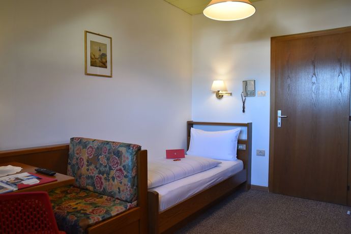 Imagen de la habitación del Hotel Angerburg Blumenhotel. Foto 5
