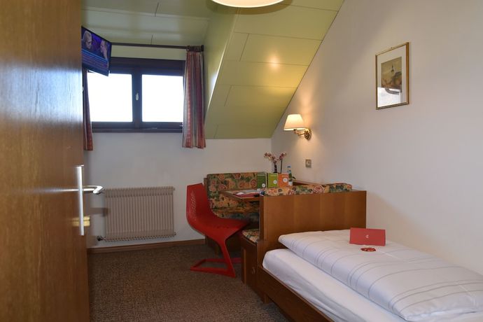 Imagen de la habitación del Hotel Angerburg Blumenhotel. Foto 8