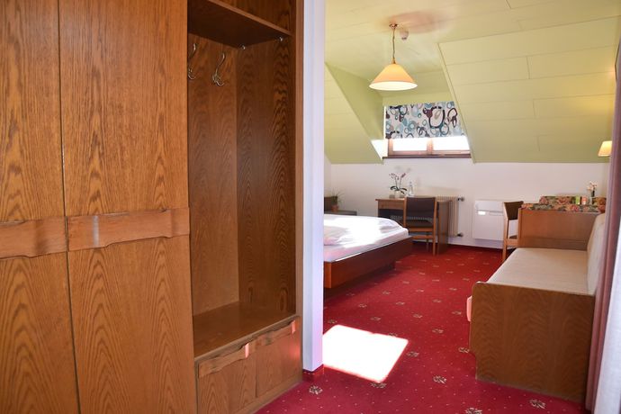 Imagen de la habitación del Hotel Angerburg Blumenhotel. Foto 12