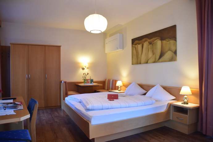Imagen de la habitación del Hotel Angerburg Blumenhotel. Foto 14