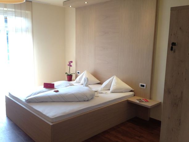 Imagen de la habitación del Hotel Angerburg Blumenhotel. Foto 17
