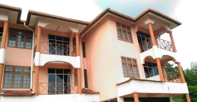 Imagen de los exteriores del Hotel Anggerik Residence. Foto 10