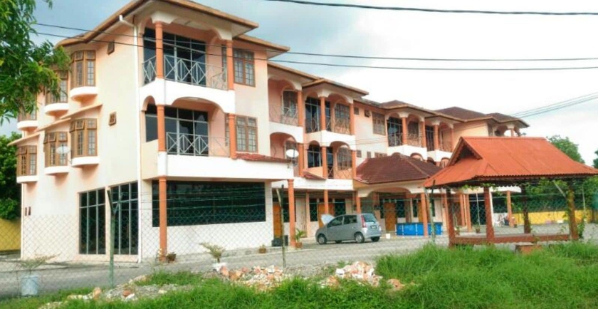 Imagen de los exteriores del Hotel Anggerik Residence. Foto 13