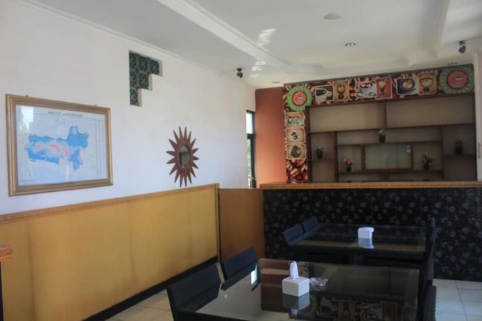 Imagen del bar/restaurante del Hotel Anggraeni Ketanggungan. Foto 5