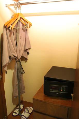 Imagen de la habitación del Hotel Anggrek Shopping Hotel. Foto 6