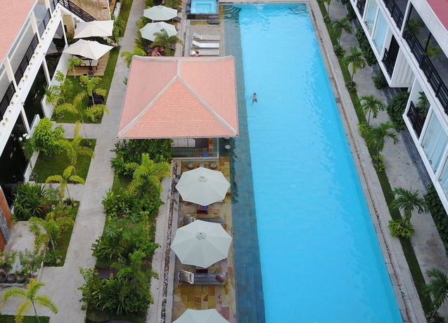 Imagen de la piscina del Hotel Angkor Elysium Suite. Foto 14