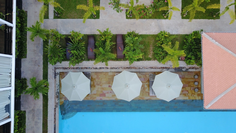 Imagen de la piscina del Hotel Angkor Elysium Suite. Foto 16