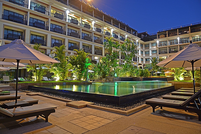 Imagen de la piscina del Hotel Angkor Miracle Reflection Club. Foto 16