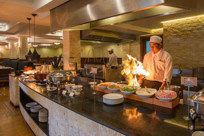 Imagen del bar/restaurante del Hotel Angkor Palace Resort and Spa. Foto 4