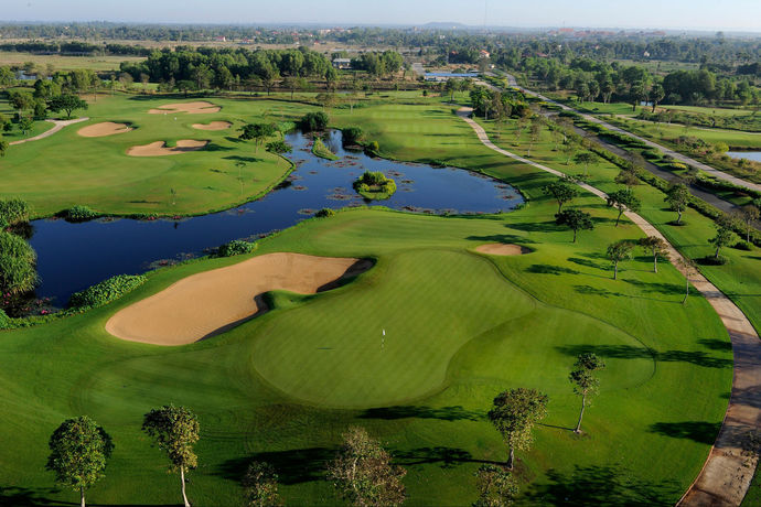 Imagen de los exteriores del Hotel Angkor Palace Resort and Spa. Foto 9