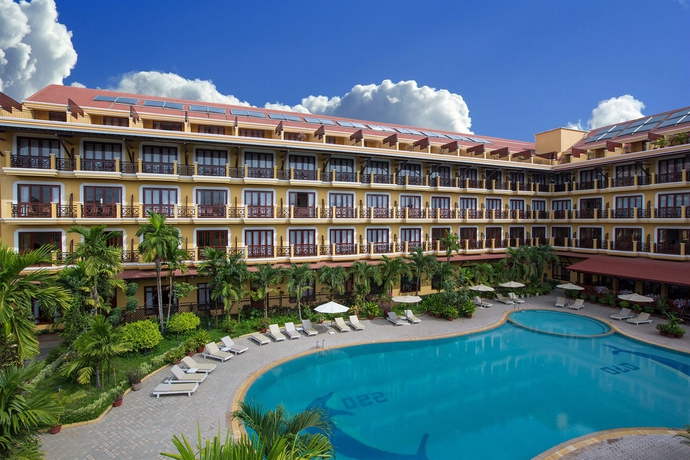 Imagen de la piscina del Hotel Angkor Paradise. Foto 13