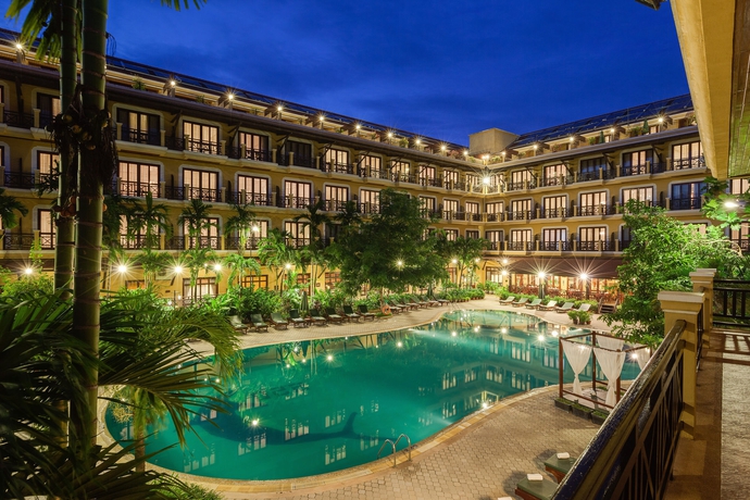 Imagen de la piscina del Hotel Angkor Paradise. Foto 15