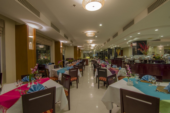 Imagen del bar/restaurante del Hotel Angkor Riviera. Foto 9
