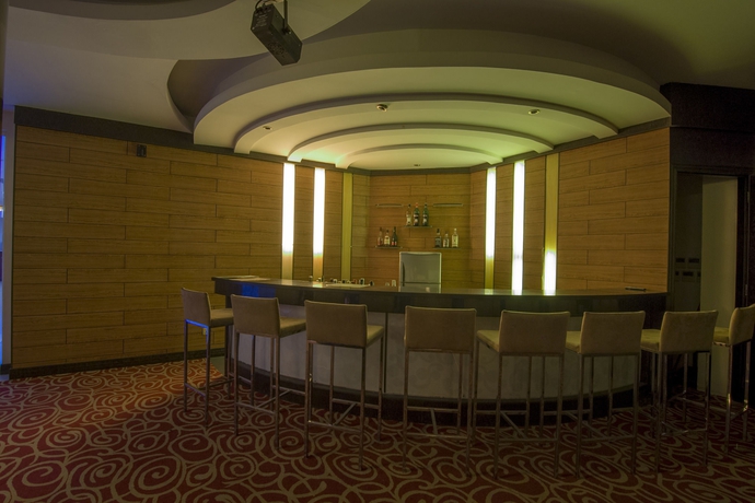 Imagen del bar/restaurante del Hotel Angkor Riviera. Foto 11