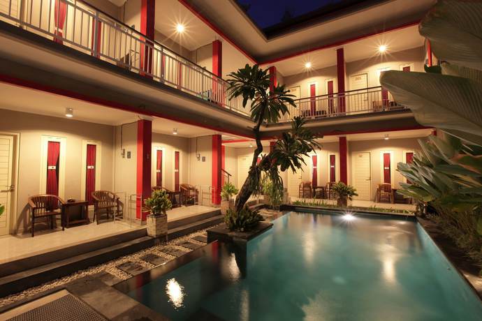 Imagen de la piscina del Hotel Angkul Angkul Beach In Kuta. Foto 18