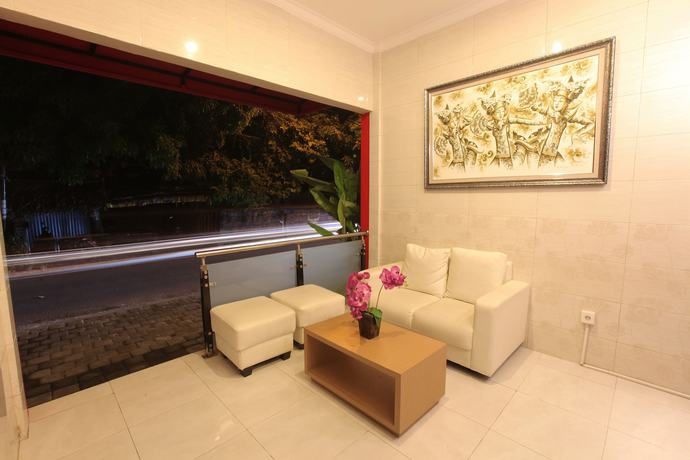 Imagen de los interiores del Hotel Angkul Angkul Beach In Kuta. Foto 14